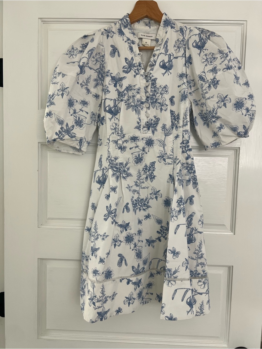 Club Monaco White Dress with Blue Floral Toile